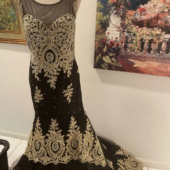 NWT Abby Paris by Lucci Lu Tulle Black & Gold Formal Beaded mermaid Gown Sz 16